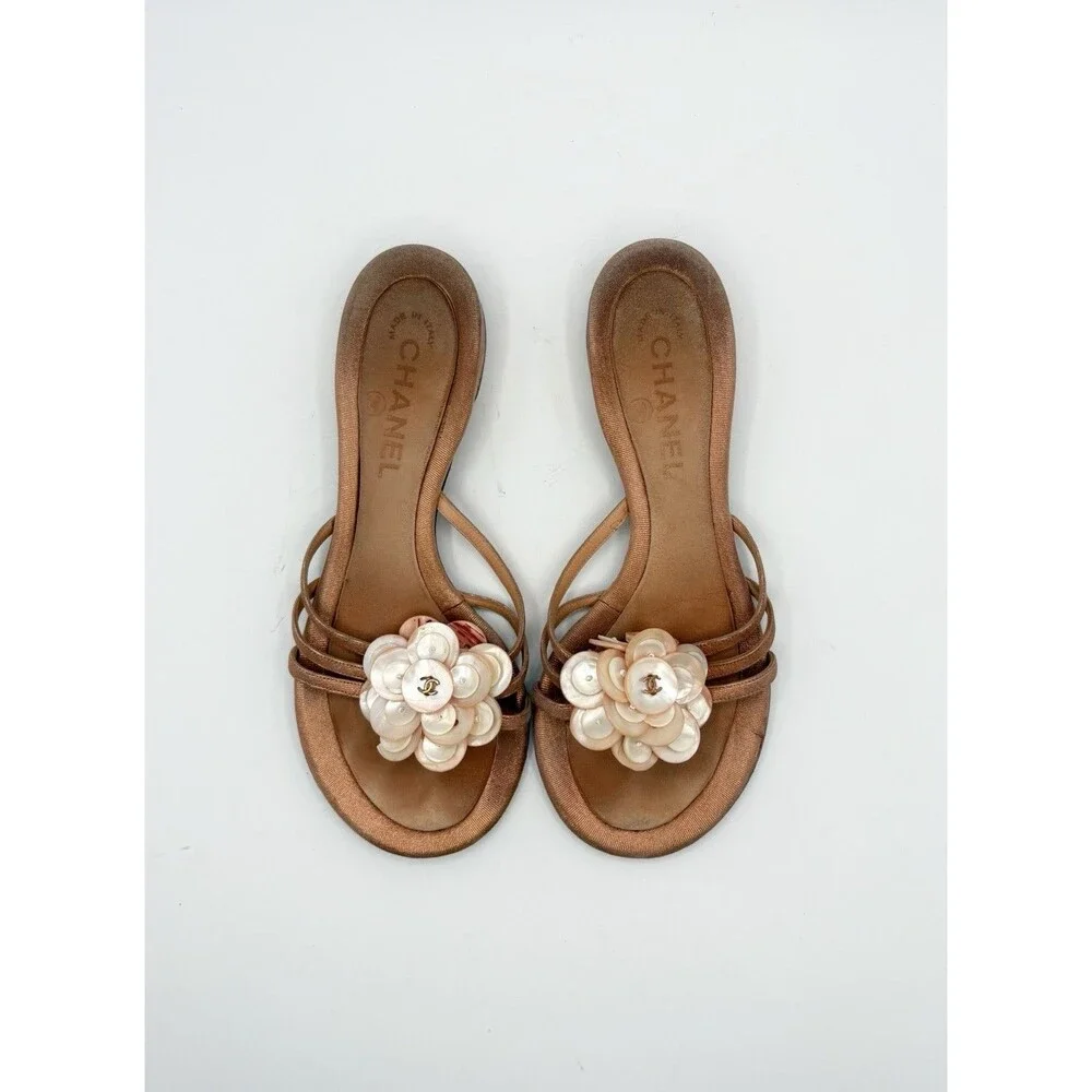 Chanel Peach Pink Sandals w/ CC Logo Shell Button Accents Y2K Sz EU 36
